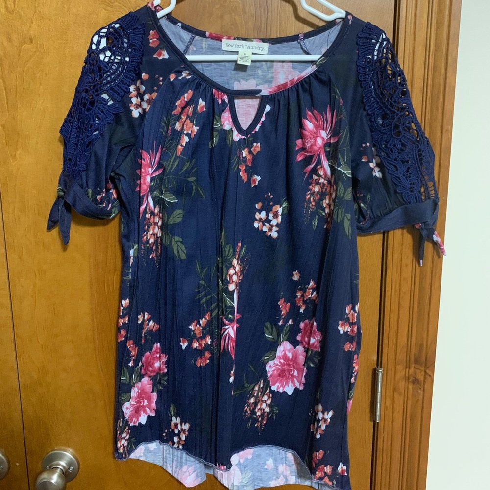 Brand new navy top!
